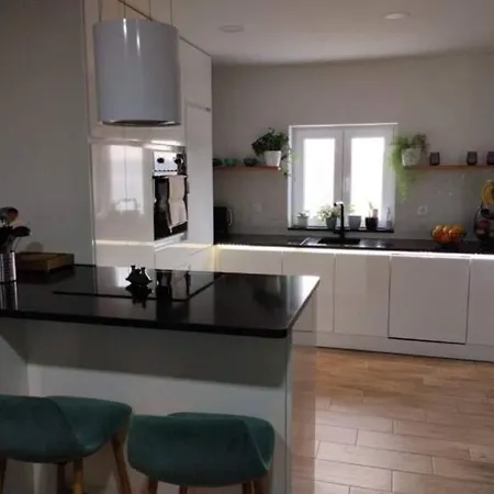 Hidden Valley House Tomar
