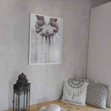 Hidden Valley House Tomar